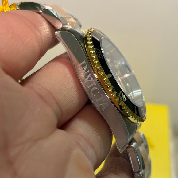 Invicta Pro Diver 37158 Men's Quartz Watch 40mm Black Dial Two Tone Bracelet - Picture 12 of 17